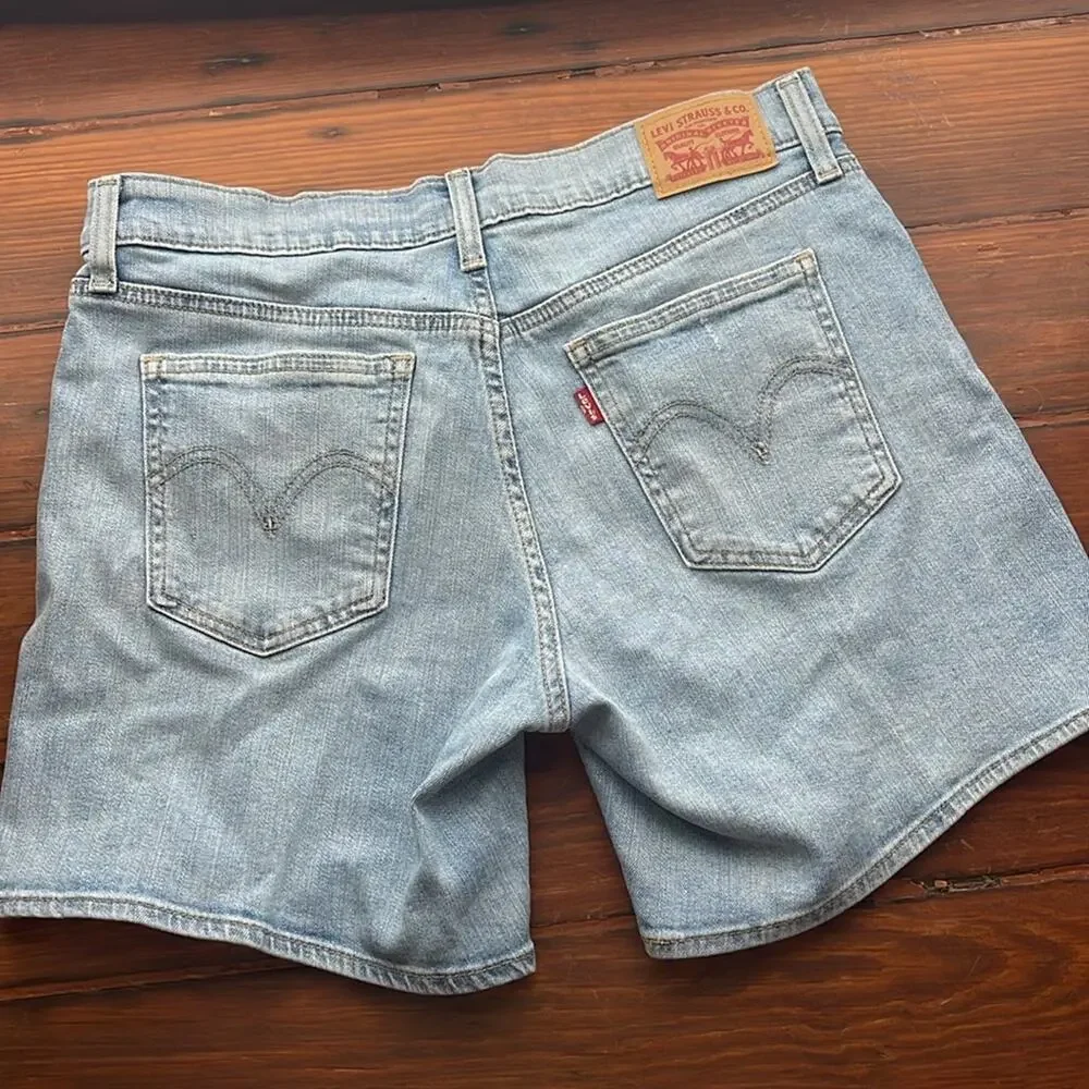 Levi’s long inseam mid rise distressed denim jean shorts sz 30